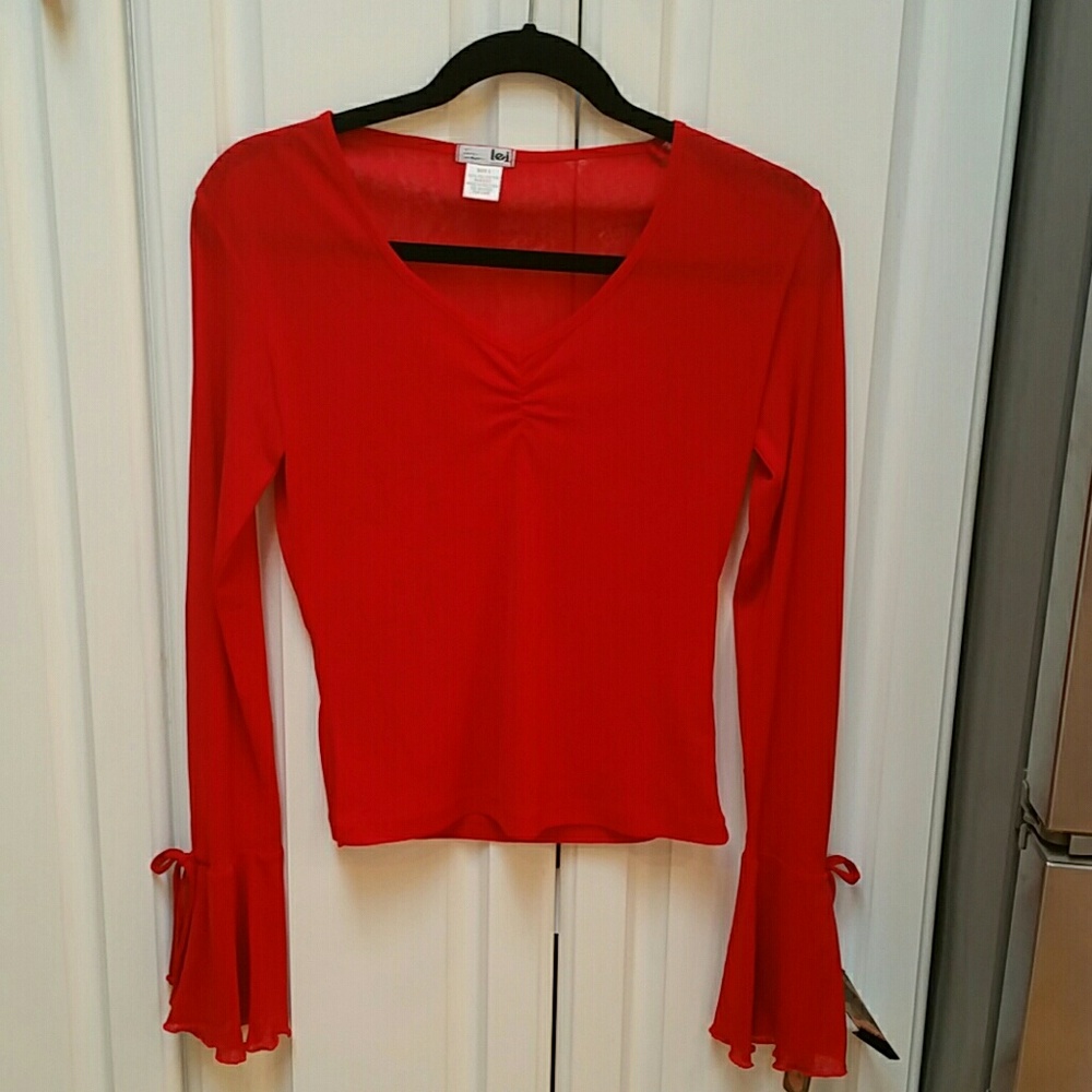 LEI RED TOP SHEER L.   B003